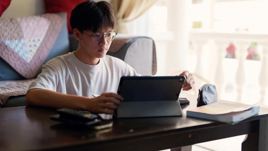 光线传媒：买楼不影响日常经营,2025年澳门资料,精准解释落实及其象征意义_VR版V3.1
